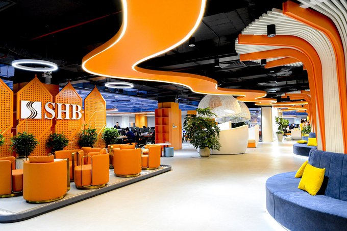 hiết kế văn phòng Khối Ngân hàng Số SHB là kết hợp hài hòa giữa giá trị của thương hiệu SHB cùng phong cách “Agile Working” hiện đại