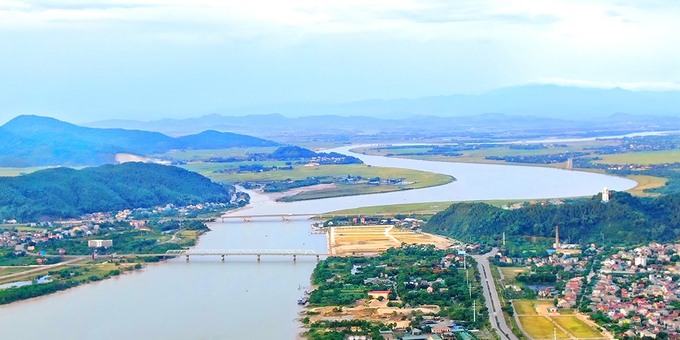 Cầu Bến Thủy 1 và 2 bắc qua Sông Lam (ảnh ML.)