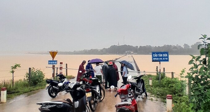 Cầu tràn Tân Dừa, xã Hương Trạch, Hương Khê bị ngập
