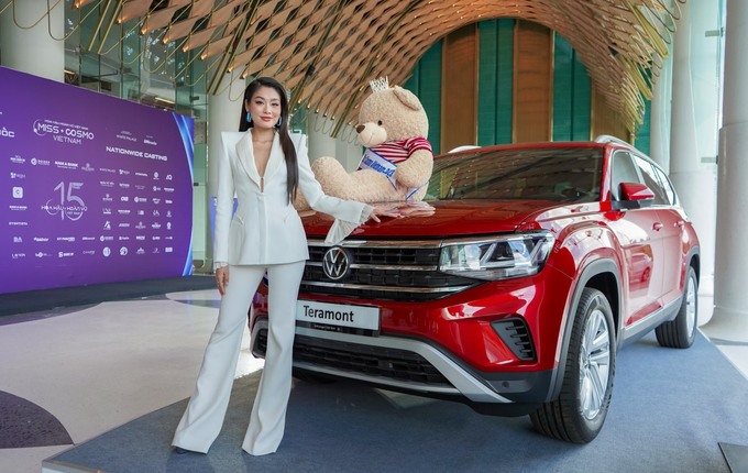 Á Hậu Thảo Nhi tỏa sáng bên cạnh dòng xe Volkswagen Teramont - Giải thưởng dành cho Tân Hoa Hậu Hoàn Vũ Việt Nam 2023