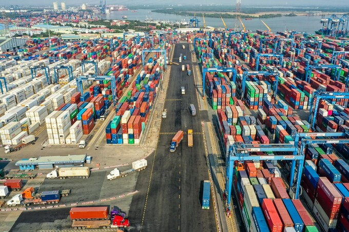 Hàng hóa vận tải quá cảnh qua lãnh thổ Việt Nam không phải là hàng hóa xuất nhập khẩu của Việt Nam