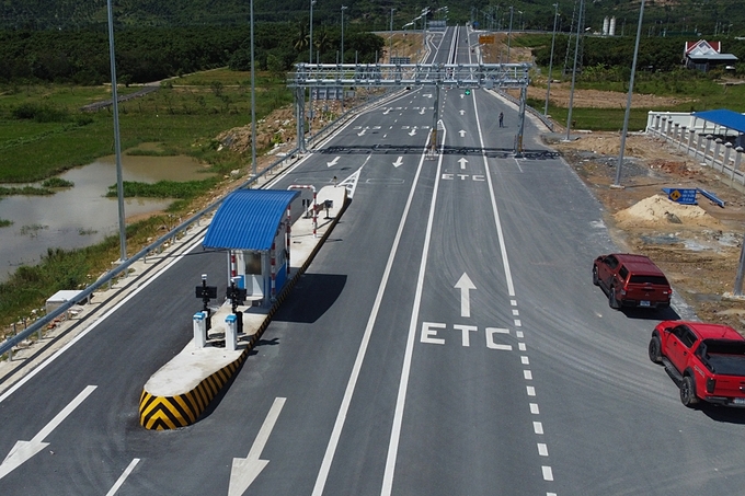 Cao tốc Nha Trang - Cam Lâm là tuyến đầu tiên cả nước áp dụng công nghệ thu phí không dừng (ETC) hoàn toàn