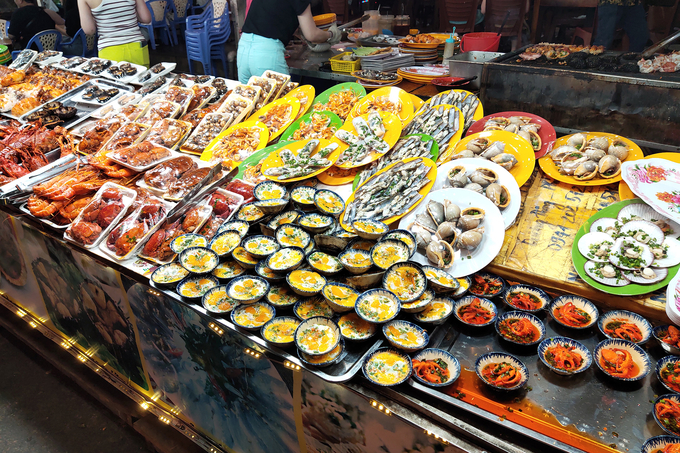 Đồ ăn tại Phú Quốc không đa dạng bằng nhiều điểm du lịch khác nhưng giá cao hơn 2,3 lần
