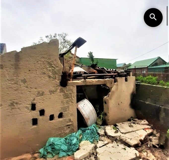 Một nhà dân tại xã Ích Hậu (Lộc Hà, Hà Tĩnh) bị hư hỏng sau trận lốc xoáy