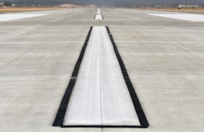 Đường cất hạ cánh Cảng hàng không Điện Biên dài 2.400m, đáp ứng tiêu chuẩn kỹ thuật cho các loại máy bay hiện đại như A320, A321