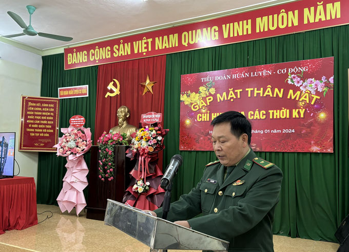 Thiếu tá Nguyễn Anh Tuấn, Chính trị viên Tiểu đoàn HL-CĐ phát biểu tại buổi lễ.