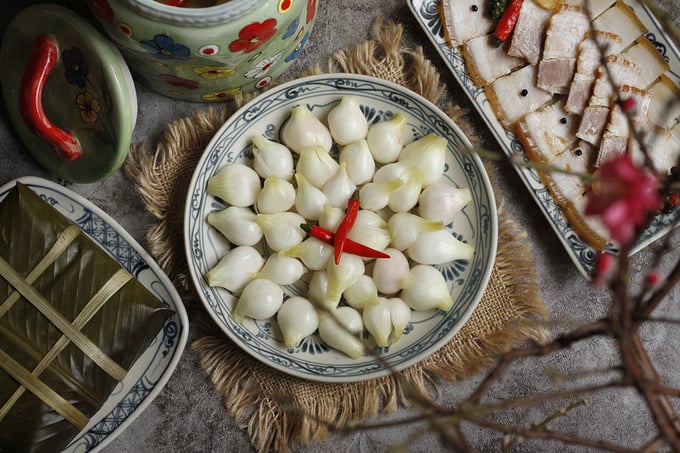 Dưa hành món ăn luôn xuất hiện trong ngày tết cổ truyền của cộng đồng người Việt khắp cả nước đặc biệt là miền Bắc Việt Nam.
