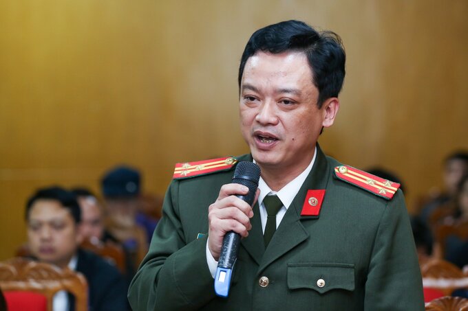 Đại diện lãnh đạo Công an tỉnh Bắc Giang thông tin tại cuộc họp.