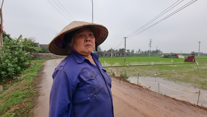 Người dân thôn Phú Vân khốn khổ vì ô nhiễm môi trường trong nhiều năm vì bến bãi tập kết trái quy định.