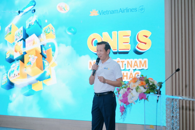 Ông Đặng Anh Tuấn, Phó Tổng Giám đốc Vietnam Airlines giới thiệu về ứng dụng One S