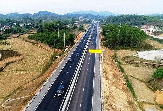 Theo quy chuẩn mới, đường bộ cao tốc tối thiểu phải có 4 làn xe, tốc độ tối đa cho phép trên đường bộ cao tốc không vượt quá 120km/h