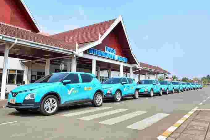 Hiện, khách hàng tại Champasak có thể đặt xe trực tiếp, qua số hotline hoặc ứng dụng Xanh SM Laos với nhiều ưu đãi