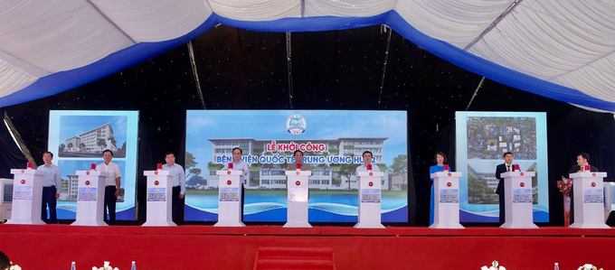 Thủ tướng Chính phủ Phạm Minh Chính bấm nút khởi công Bệnh viện Quốc tế Trung ương Huế 2.