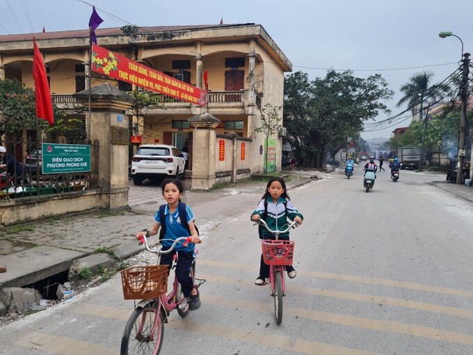 Học sinh Bắc Ninh thực hành mô hình “Đi đến trường an toàn, về nhà an toàn”.