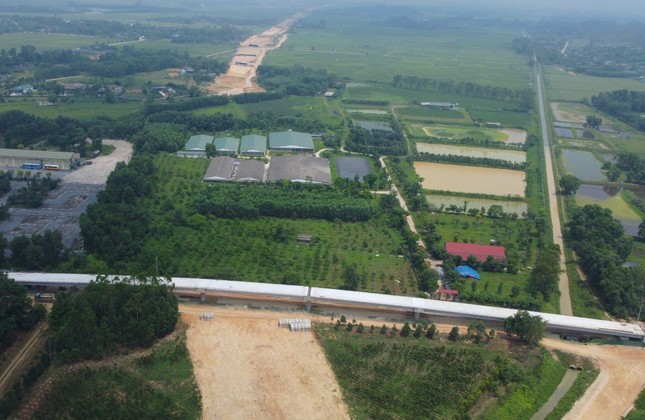 Dự án cao tốc Bắc - Nam, đoạn qua huyện Thạch Hà tắc nghẽn vì vướng trang trại lợn