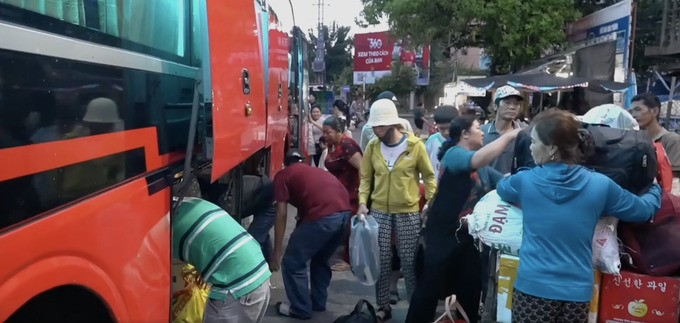 Gần 3000 hành khách đã được trung chuyển an toàn sau sự cố sập hầm đường sắt ở tỉnh Phú Yên