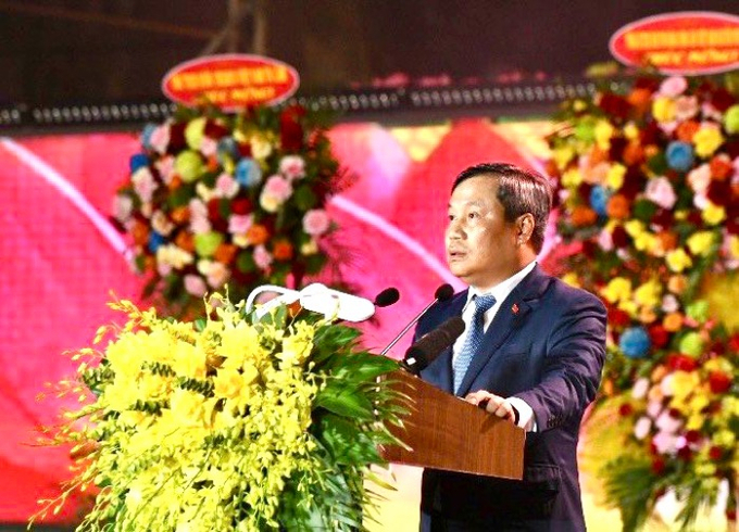 Ông Vũ Đại Thắng, Ủy viên Trung ương Đảng, Bí thư Tỉnh ủy, Trưởng Đoàn đại biểu Quốc hội tỉnh Quảng Bình đọc diễn văn tại Lễ kỷ niệm