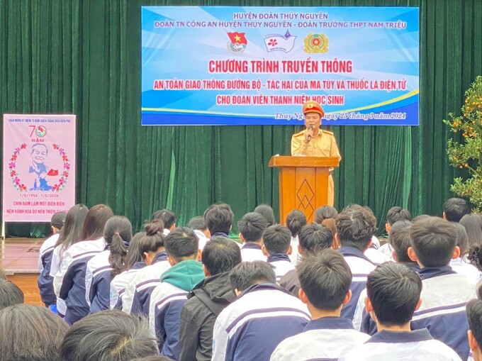 Truyền thông ATGT Đường bộ - Tác hại ma túy và thuốc lá điện tử tại trường THPT Nam Triệu