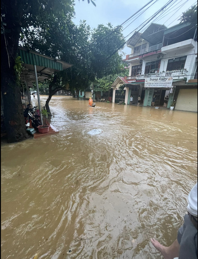 Trận mưa lớn kéo dài 2 ngày nay tại TP Hà Giang đã gây ngập ở một số địa điểm trong thành phố