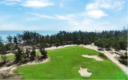 Sân gôn đẳng cấp Golden Sands Golf Resort dự kiến sẽ sẵn sàng phục vụ người yêu gôn từ tháng 9 năm nay.