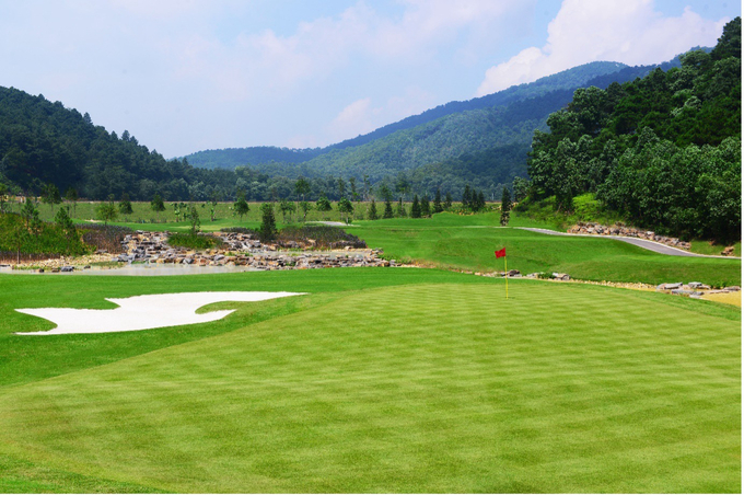 Sân gôn Legend Hill Country Club (Sóc Sơn, Hà Nội) dự kiến là một trong hai cơ sở đào tạo đầu tiên của Học viện Gôn Jack Nicklaus.