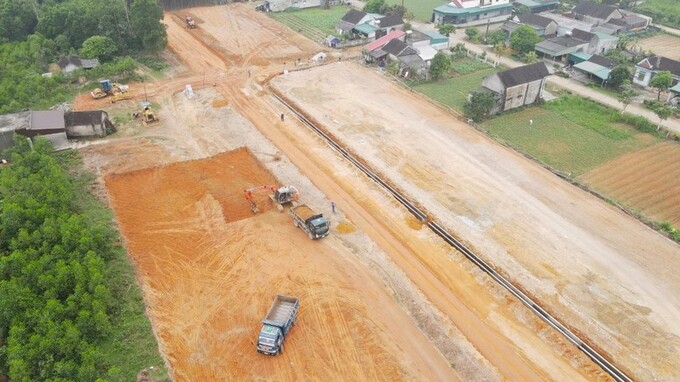 Cao tốc Bắc - Nam đoạn Vũng Áng - Bùng có tổng chiều dài hơn 55km, đi qua địa phận hai tỉnh Hà Tĩnh, Quảng Bình. Tổng mức đầu tư dự án là hơn 12.500 tỷ đồng