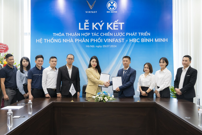 Ngày 29/7/2024, VinFast và Công ty Cổ phần Đầu tư HBC Bình Minh đã ký kết thỏa thuận hợp tác chiến lược phát triển hệ thống nhà phân phối