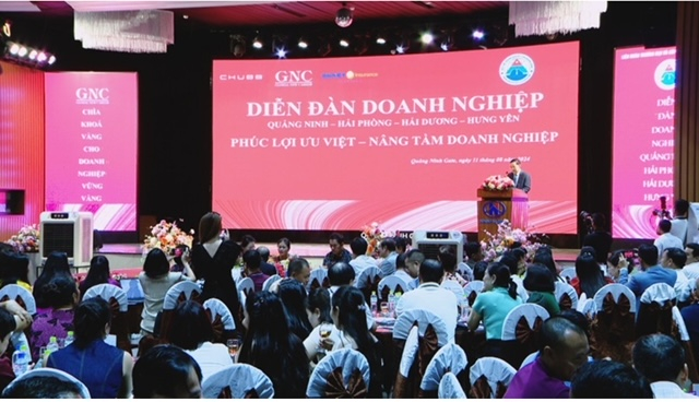 Diễn đàn có sự tham dự của lãnh đạo Liên đoàn Thương mại và Công nghiệp Việt Nam (VCCI) cùng hơn 500 doanh nghiệp.