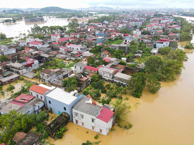 Hiện, chính quyền thị xã Việt Yên, tỉnh Bắc Giang đang tích cực lên phương án hộ trợ, di dời người dân ra khỏi vùng có nguy cơ ngập lụt tới nơi an toàn.