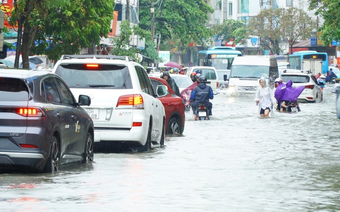 Dự báo nhiều khu vực Hà Nội có nguy cơ ngập sâu