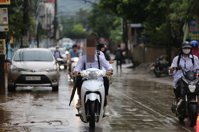 Một số học sinh ý thức tham gia giao thông chưa cao