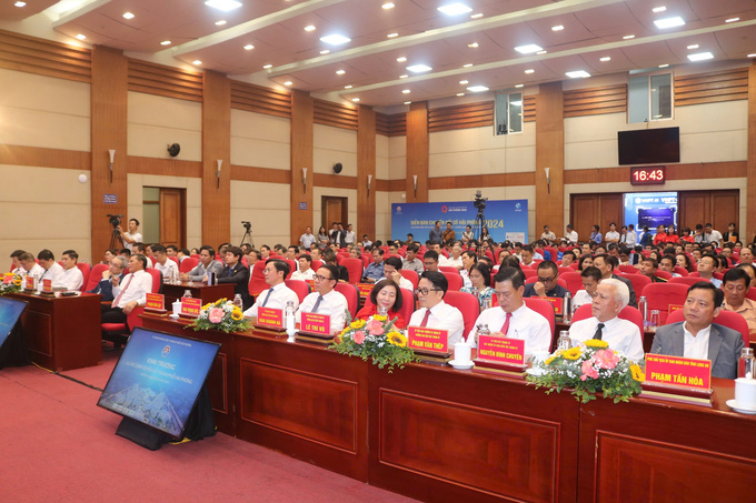 Chương trình nhằm góp phần thúc đẩy mạnh mẽ công tác chuyển đổi số, đồng thời chào mừng Ngày chuyển đổi số Quốc gia năm 2024. Ảnh: Đinh Huyền.