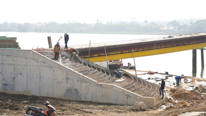 Dự án đường Nguyễn Hoàng và cầu vượt sông Hương thuộc tuyến đường vành đai 3 - là trục giao thông chính, xuyên tâm vào thành phố, kết nối liên thông 2 đô thị vệ tinh là thị xã Hương Trà - Hương Thủy với quận Phú Xuân và quận Thuận Hóa.