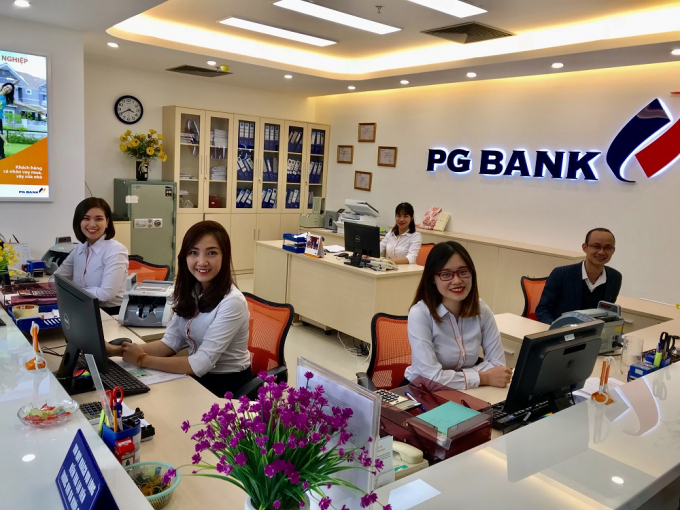 PGBank có mạng lưới 80 điểm giao dịch trên toàn quốc với 1 trụ sở chính và 16 chi nhánh. Tại thời điểm 30/9, ngân hàng có 1.671 nhân sự. (Ảnh: PGBank).