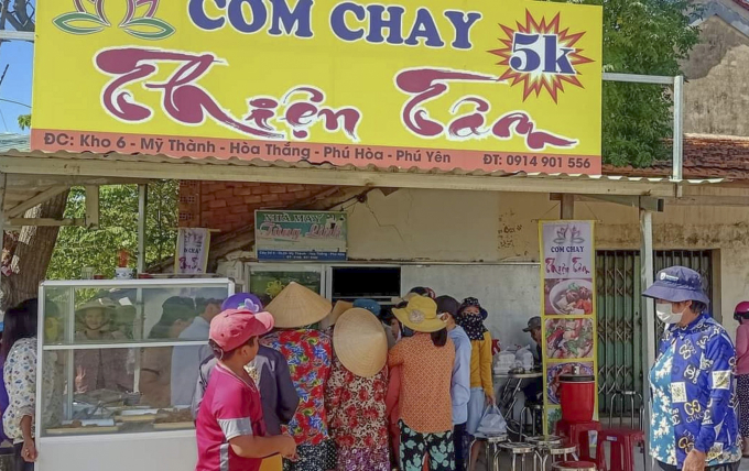 Quán cơm Thiện Tâm 5 ngàn phục vụ 300 suất ăn mỗi ngày