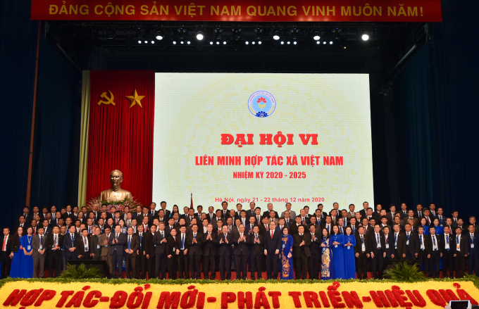 Thủ tướng Nguyễn Xuân Phúc đã dự Đại hội đại biểu toàn quốc Liên minh Hợp tác xã Việt Nam lần thứ VI, nhiệm kỳ 2020 – 2025.