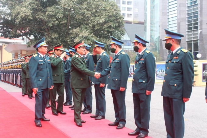 Bộ trưởng Bộ Quốc phòng Ngô Xuân Lịch thăm và chúc tết cán bộ chiến sỹ Sư đoàn phòng không 361