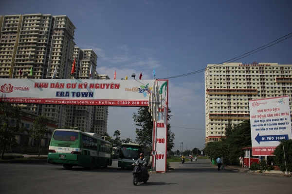 Dự án Era Town được bàn giao từ năm 2013 nhưng đến nay nhiều tiện ích nội khu vẫn chưa được hoàn thiện.