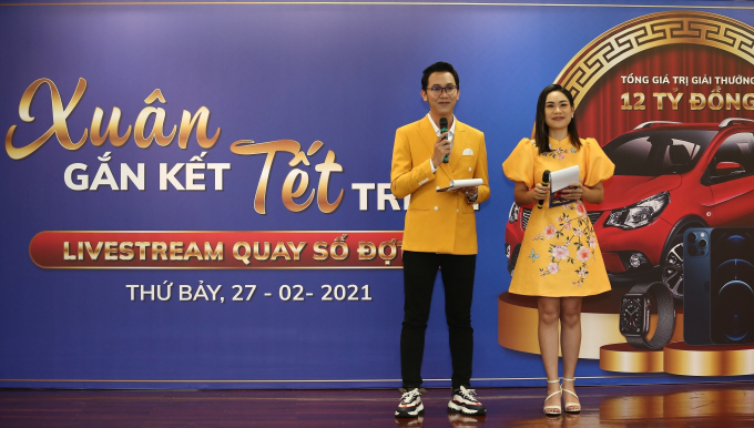 Sacombank tổ chức quay số đợt cuối chương trình “Xuân gắn kết - Tết tri ân” vào sáng 27/2. (Ảnh: Nguyễn Như)