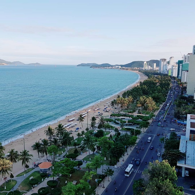 Nha Trang là một trong những thành phố du lịch hàng đầu thu hút khách du lịch nội địa và quốc tế những năm gần đây