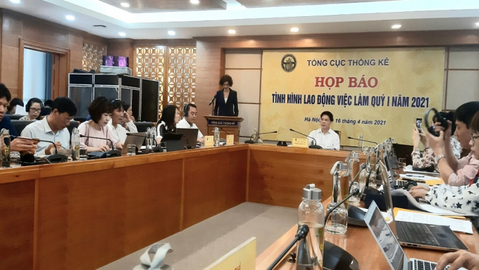 Ông Nguyễn Huy Minh, Phó Tổng cục trưởng TCTK chủ trì họp báo