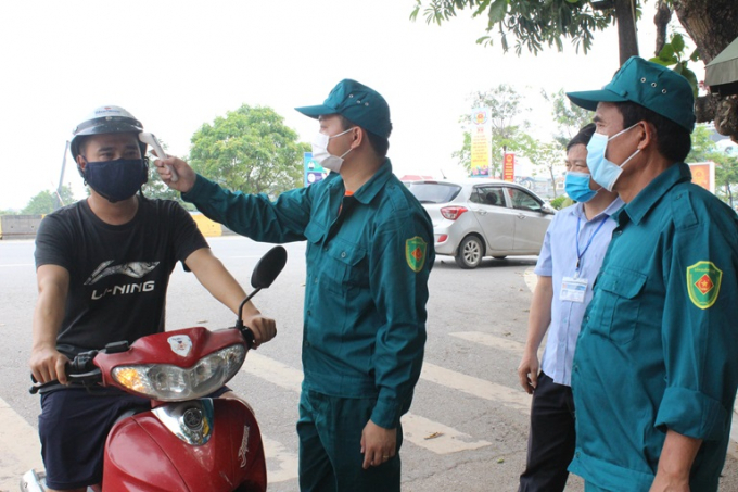 Lực lượng nghiêm túc thực hiện nhiệm vụ tại các điểm chốt kiểm soát chống dịch tại các địa phương