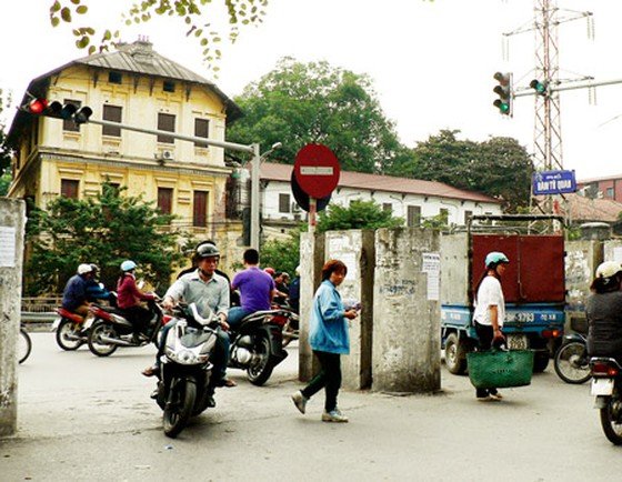 Cán bộ, người lao động rời thành phố Hà Nội phải được sự đồng ý của thủ trưởng đơn vị (hình minh họa)