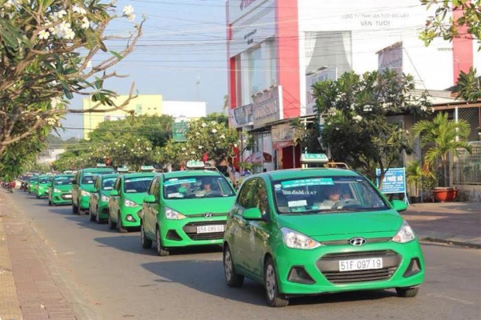 Taxi truyền thống dường như ngày càng đối diện với nhiều khó khăn hơn khi “anh lớn” trong ngành là Mai Linh chưa thể thoát khỏi tình cảnh thua lỗ thảm.