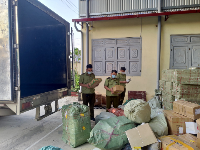 Đoàn kiểm tra của Đội Quản lý thị trường số 1 đã tiến hành tạm giữ toàn bộ tang vật, phương tiện, hóa đơn để xác minh, xử phạt.