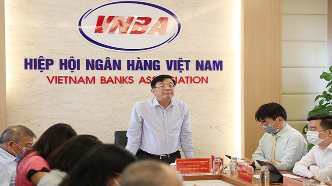 Ông Nguyễn Quốc Hùng, Tổng Thư ký VNBA điều hành cuộc họp