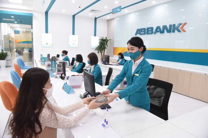 Tại thời điểm 30/6, ABBank có 3.694 cán bộ nhân viên, giảm 17 người so với đầu năm. (Ảnh: ABBank)