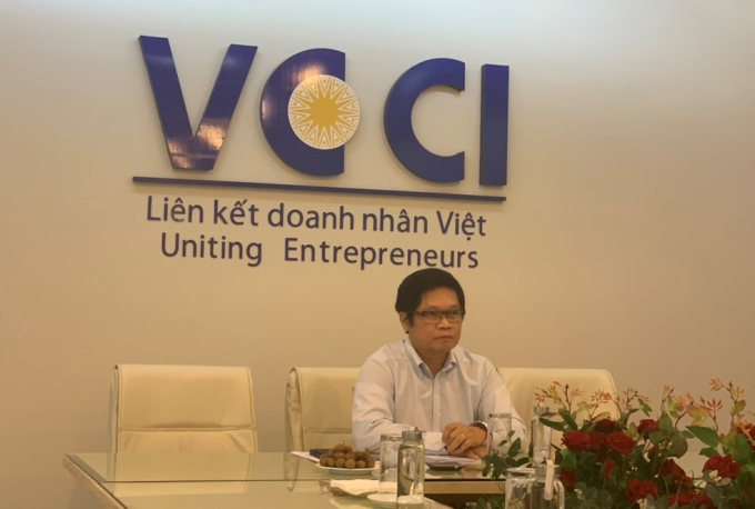 Chủ tịch VCCI- TS Vũ Tiến Lộc phát biểu tại Hội thảo trực tuyến