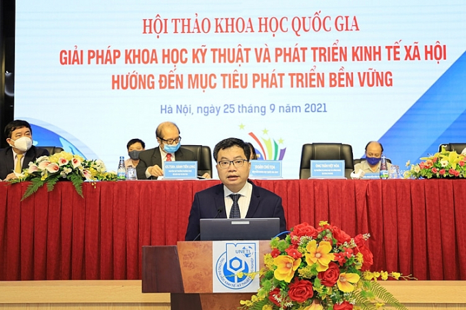 Ông Trần Việt Hòa - Vụ trưởng Vụ KHCN, Bộ Công Thương đánh giá cao việc tổ chức hội thảo nhằm đề xuất các giải pháp khoa học kỹ thuật, phát triển kinh tế xã hội định hướng phát triển bền vững