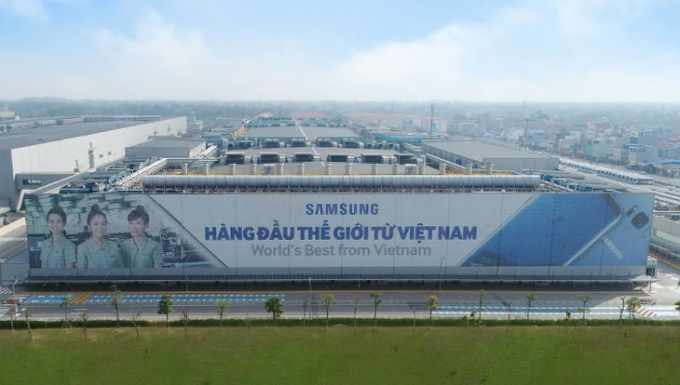 Tập đoàn Samsung (Hàn Quốc) là nhà đầu tư công nghiệp giá trị cao đã đầu tư hàng chục tỷ USD vào Việt Nam.